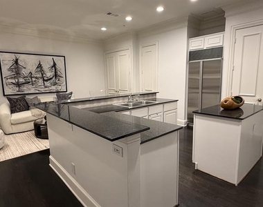 3535 Gillespie Street - Photo Thumbnail 4