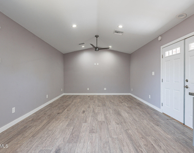 523 N Pasadena -- - Photo Thumbnail 11