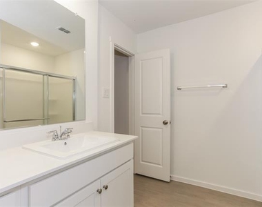 15225 Rangeland Road - Photo Thumbnail 10