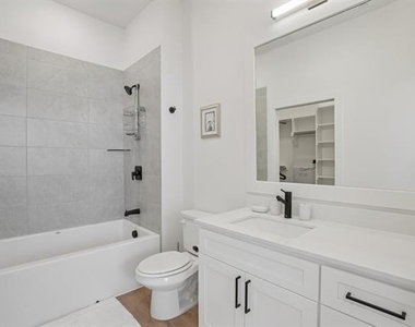 6418 Maple Avenue - Photo Thumbnail 11