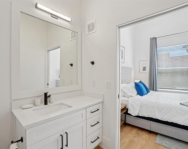 6418 Maple Avenue - Photo Thumbnail 10