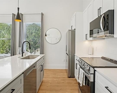 6418 Maple Avenue - Photo Thumbnail 3