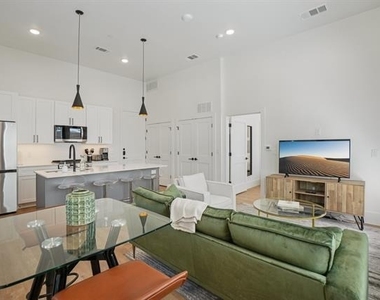6418 Maple Avenue - Photo Thumbnail 5