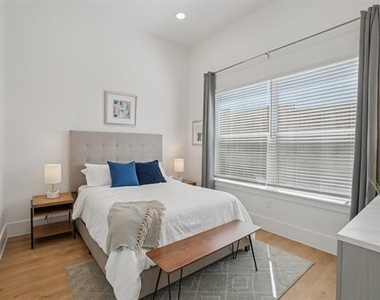 6418 Maple Avenue - Photo Thumbnail 8