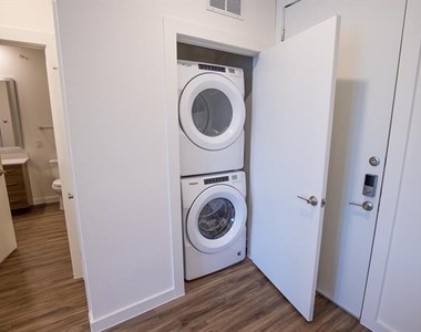 120 N Madison Avenue - Photo Thumbnail 4