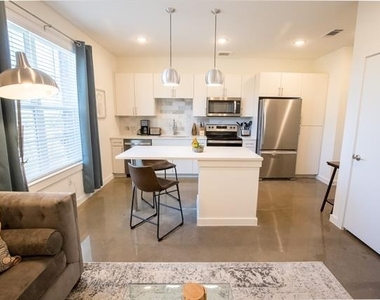 120 N Madison Avenue - Photo Thumbnail 1