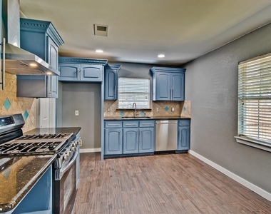 3039 Grayson Drive - Photo Thumbnail 6