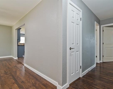 3039 Grayson Drive - Photo Thumbnail 9