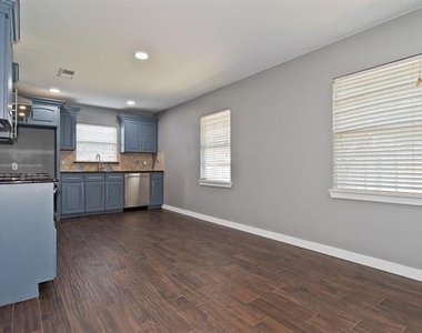 3039 Grayson Drive - Photo Thumbnail 8
