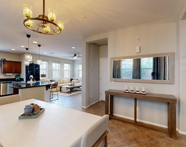 3272 E Meadowview Drive - Photo Thumbnail 4