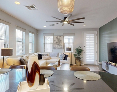 3272 E Meadowview Drive - Photo Thumbnail 13