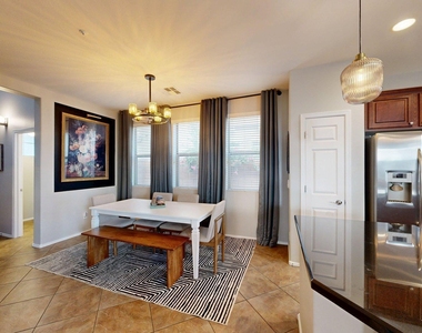 3272 E Meadowview Drive - Photo Thumbnail 6