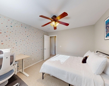 3272 E Meadowview Drive - Photo Thumbnail 25