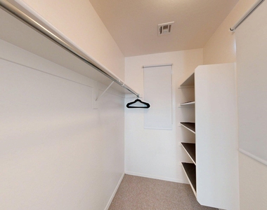 3272 E Meadowview Drive - Photo Thumbnail 26