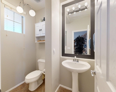 3272 E Meadowview Drive - Photo Thumbnail 17