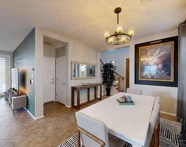 3272 E Meadowview Drive - Photo Thumbnail 5