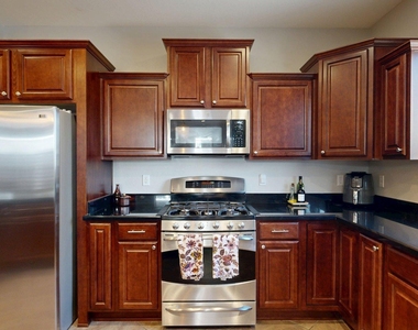 3272 E Meadowview Drive - Photo Thumbnail 10