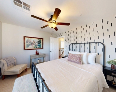 3272 E Meadowview Drive - Photo Thumbnail 28