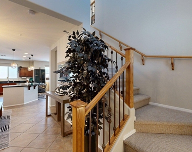 3272 E Meadowview Drive - Photo Thumbnail 2