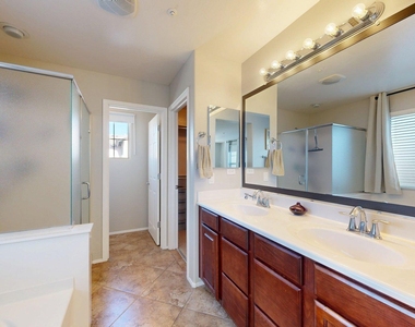 3272 E Meadowview Drive - Photo Thumbnail 21