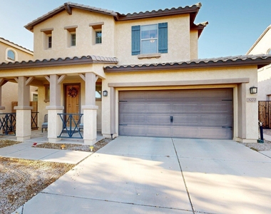3272 E Meadowview Drive - Photo Thumbnail 1