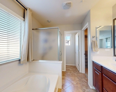 3272 E Meadowview Drive - Photo Thumbnail 20