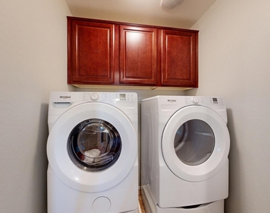 3272 E Meadowview Drive - Photo Thumbnail 32