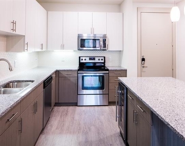 4020 Gilbert Avenue - Photo Thumbnail 4