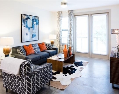 4020 Gilbert Avenue - Photo Thumbnail 6