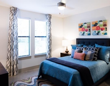 4020 Gilbert Avenue - Photo Thumbnail 7