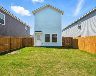 925 Grebe Drive - Photo Thumbnail 9