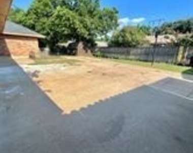 1325 Florentine Drive - Photo Thumbnail 14