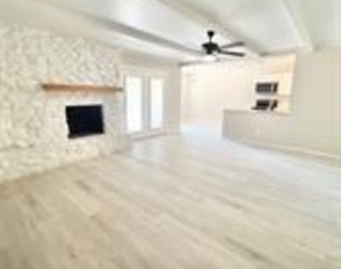 1325 Florentine Drive - Photo Thumbnail 2
