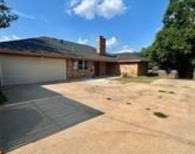 1325 Florentine Drive - Photo Thumbnail 13
