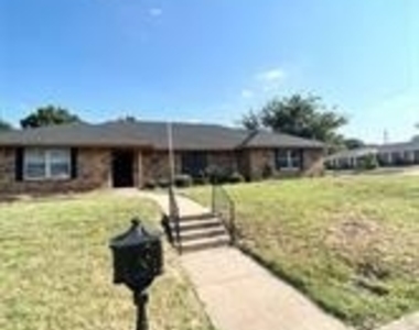 1325 Florentine Drive - Photo Thumbnail 1