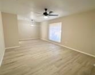 1325 Florentine Drive - Photo Thumbnail 6