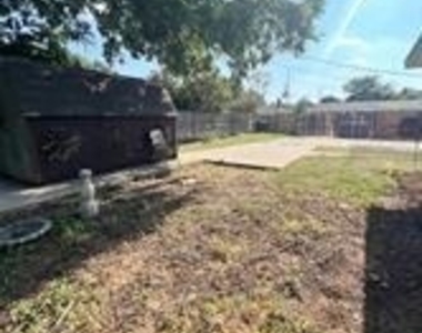 1325 Florentine Drive - Photo Thumbnail 15