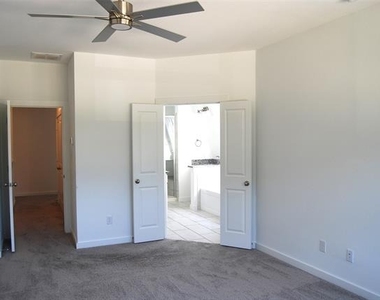 369 Oakbend Drive - Photo Thumbnail 17