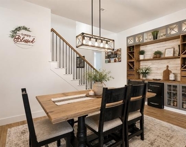 515 Landon Way - Photo Thumbnail 10