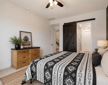 515 Landon Way - Photo Thumbnail 7