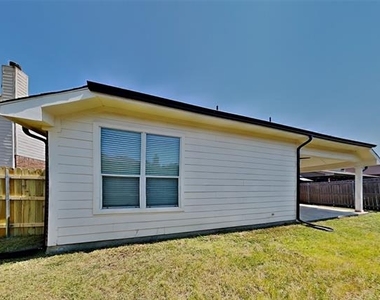 405 Hackberry Drive - Photo Thumbnail 16