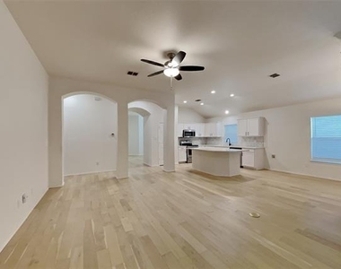 405 Hackberry Drive - Photo Thumbnail 1