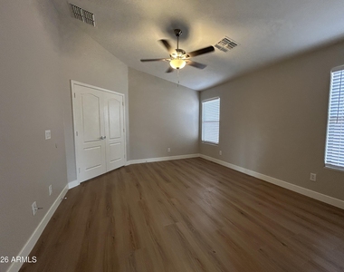 434 E Chicory Place - Photo Thumbnail 14