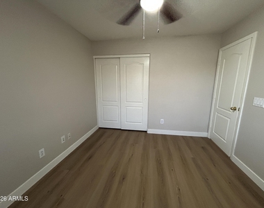 434 E Chicory Place - Photo Thumbnail 5