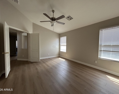434 E Chicory Place - Photo Thumbnail 8
