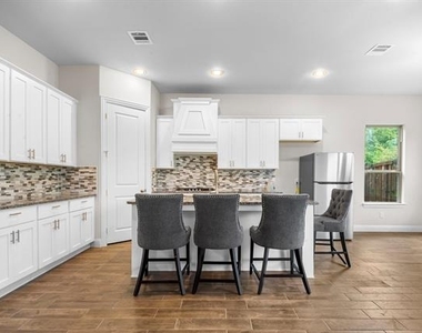 16050 Talamore Lane - Photo Thumbnail 11