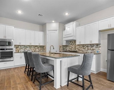 16050 Talamore Lane - Photo Thumbnail 8