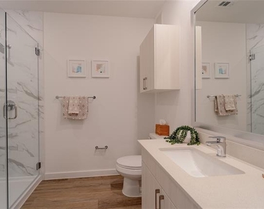 105 S Bishop Avenue - Photo Thumbnail 4