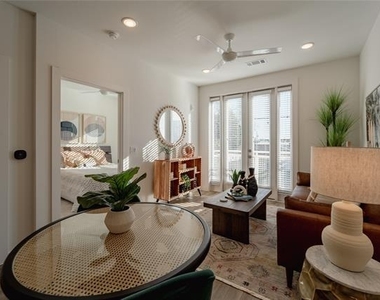 105 S Bishop Avenue - Photo Thumbnail 2