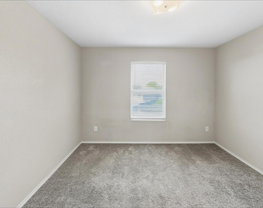 2700 Andesite Lane - Photo Thumbnail 14